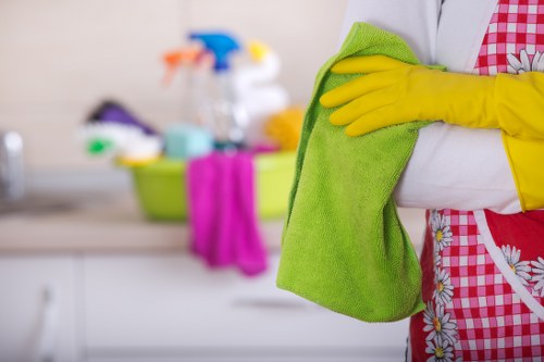 Example of a compact flat cleaning quote based on room size and access